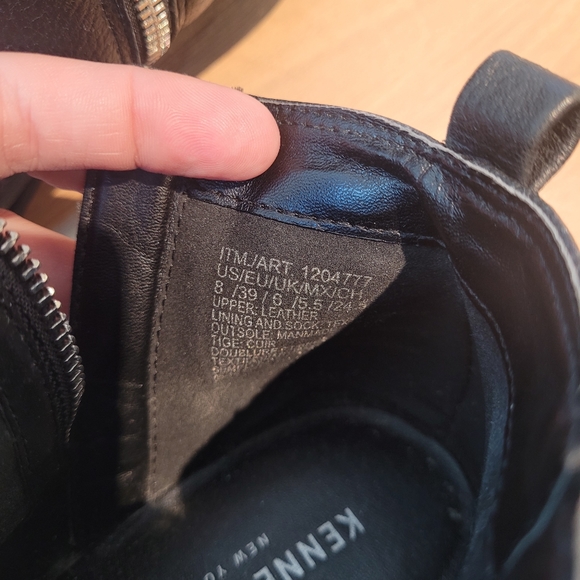 Kenneth Cole Black Leather Ankle Boot - Picture 6 of 6